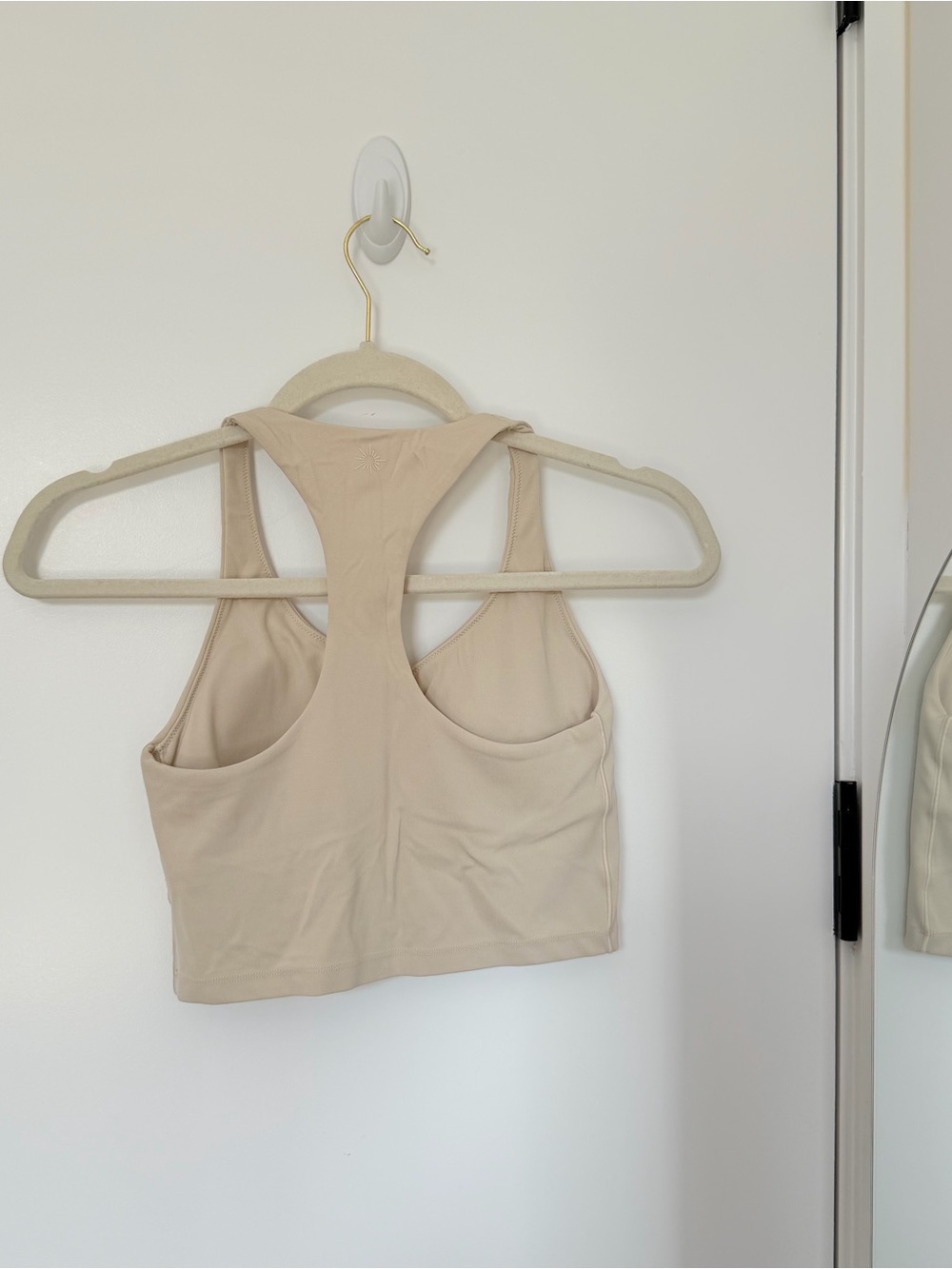 2-PC✌🏼 Offline by Aerie Racerback Sports Bra + 5” Pocket Bike Shorts in Soft Oat - Picture 3 of 4